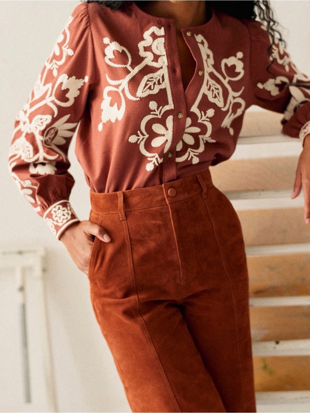 Sezane Felicianne Shirt Ecru Embroidery On Brick Background - Size 2/size 34
